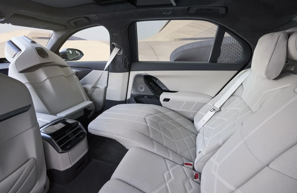 P90636126 highRes bmw 740 xdrive 04 20 https://mobilityground.com/wp-content/uploads/2026/05/P90636084_highRes_bmw-740-xdrive-04-20.webp