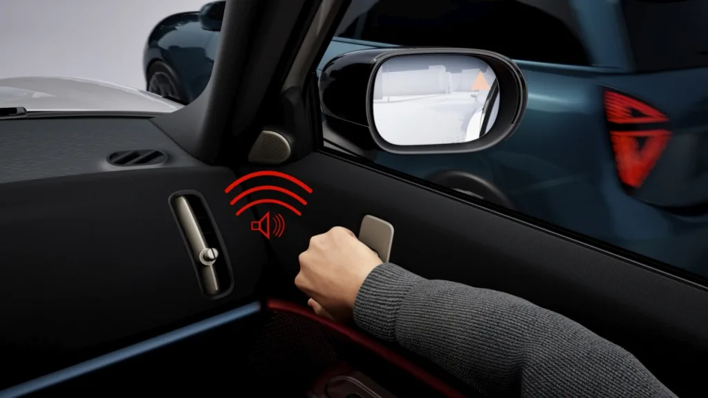 P90640206 highRes mini safe exit 05 20 https://mobilityground.com/wp-content/uploads/2026/05/P90640200_highRes_mini-driving-assista.webp