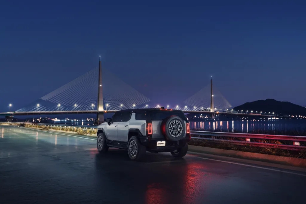 사진 3 허머HUMMER EV SUV 사진 https://mobilityground.com/wp-content/uploads/2026/05/사진-4-허머HUMMER-EV-SUV-사진.webp