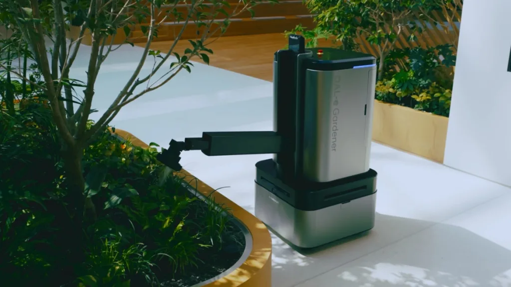 사진2 양재사옥 로비 조경에 물을 주는 달이 가드너 https://mobilityground.com/wp-content/uploads/2026/05/사진7-현대차·기아-양재사옥에-투입되는-로봇-3종.webp