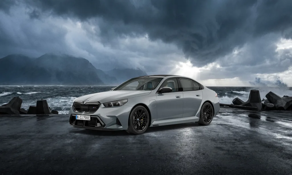 "M2부터 XM까지 9종" BMW 코리아, 5월 온라인 한정 에디션 12일 출시 4 사진5 BMW 5월 온라인 한정 에디션 M5 스톰 베이 에디션 https://mobilityground.com/wp-content/uploads/2026/05/사진1-BMW-5월-온라인-한정-에디션_M2-쿠페-상파울로-옐로우-에디션.webp