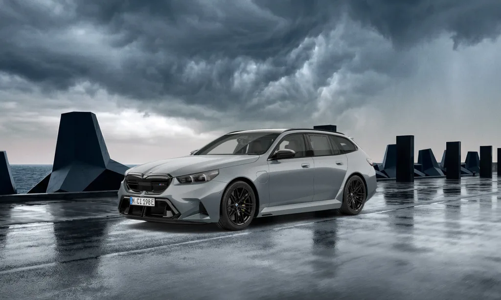 "M2부터 XM까지 9종" BMW 코리아, 5월 온라인 한정 에디션 12일 출시 5 사진6 BMW 5월 온라인 한정 에디션 M5 투어링 스톰 베이 에디션 https://mobilityground.com/wp-content/uploads/2026/05/사진1-BMW-5월-온라인-한정-에디션_M2-쿠페-상파울로-옐로우-에디션.webp