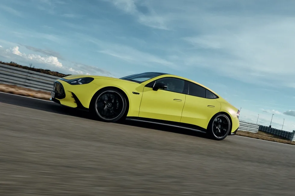 Mercedes-AMG GT 4-Door Coupé Features Three Axial Flux Motors with 1,169 HP 5 메르세데스-AMG GT 4도어 쿠페, The new Mercedes-AMG GT 4-Door Coupé: Revolutionary performance. Maximum intensity.