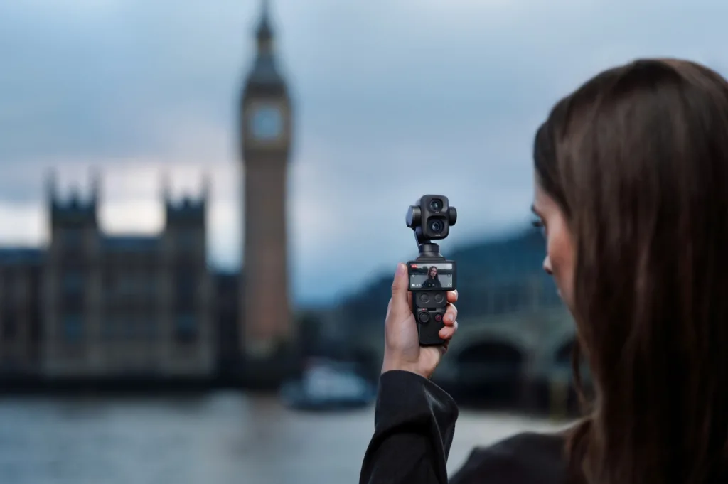 Osmo Pocket 4P Outdoor KV 03 https://mobilityground.com/wp-content/uploads/2026/06/Osmo-Pocket-4P_Outdoor-KV_Pearl-White.webp