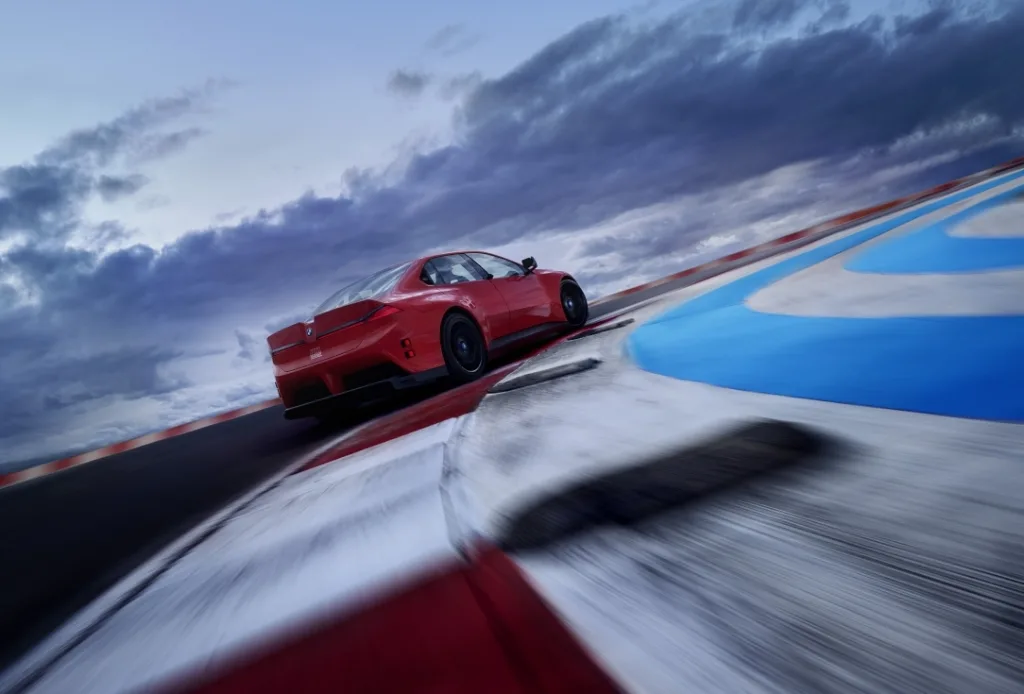 BMW M Concept Neue Klasse Debuts at 24 Hours of Le Mans with New Design Language 6 BMW M 콘셉트 노이어 클라쎄, Design meets Performance: The BMW M Concept Neue Klasse – World Premiere at the 24 Hours of Le Mans.