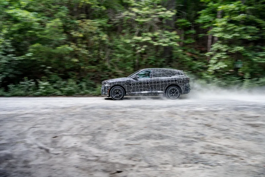 신형 BMW X5, 가솔린·디젤·PHEV·전기·수소를 모두 품은 SAV 7 P90645285 highRes the new bmw x5 proto https://mobilityground.com/wp-content/uploads/2026/06/P90645286_highRes_the-new-bmw-x5-proto.webp