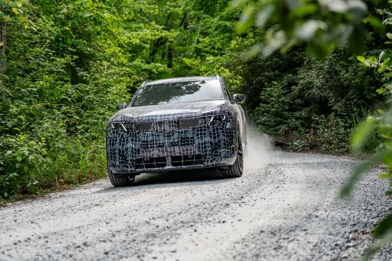 신형 BMW X5, 가솔린·디젤·PHEV·전기·수소를 모두 품은 SAV 1 P90645286 highRes the new bmw x5 proto https://mobilityground.com/wp-content/uploads/2026/06/P90645286_highRes_the-new-bmw-x5-proto.webp