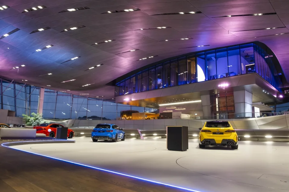 BMW 벨트 미슐랭 2스타 레스토랑 더 클라우드 바이 케퍼, Two Michelin stars for THE CLOUD by Käfer at BMW Welt.