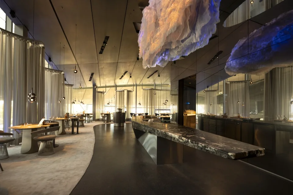 BMW 벨트 미슐랭 2스타 레스토랑 더 클라우드 바이 케퍼, Two Michelin stars for THE CLOUD by Käfer at BMW Welt.