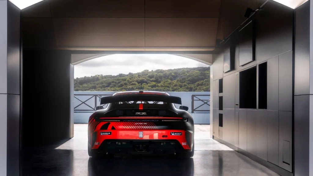 포르쉐 911 GT4 R, Porsche unveils the new 911 GT4 R for global customer motorsport