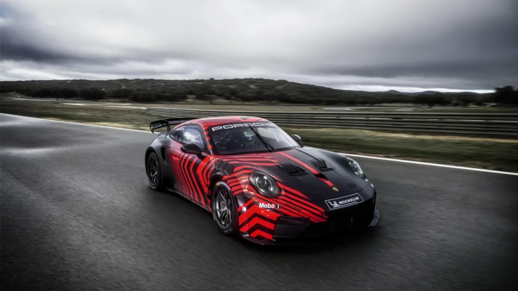 포르쉐 911 GT4 R, Porsche unveils the new 911 GT4 R for global customer motorsport