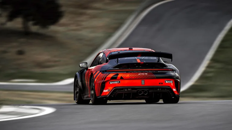 포르쉐 911 GT4 R, Porsche unveils the new 911 GT4 R for global customer motorsport