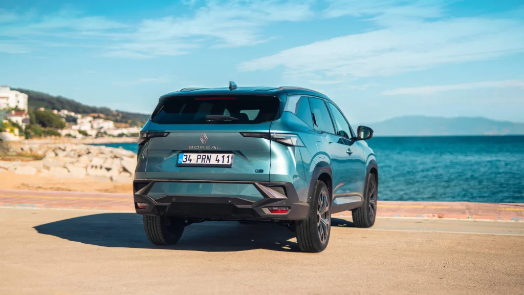 Renault Boreal First Model Worldwide to Feature 160 hp Full Hybrid E-Tech Powertrain 4 르노 보레알, Boreal enters a new phase with a 2nd production hub in Türkiye and the introduction of full hybrid E‑Tech powertrain