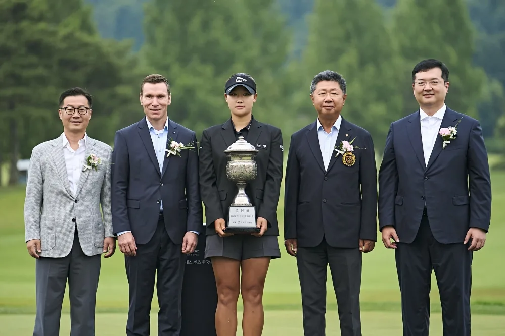 김민솔 4언더파 280타로 벤츠 후원 제40회 한국여자오픈 우승 1 사진 1 메르세데스 벤츠 코리아 공식 후원 ‘제40회 한국여자오픈골프선수권대회에 메이저 대회 품격 더하며 성료
