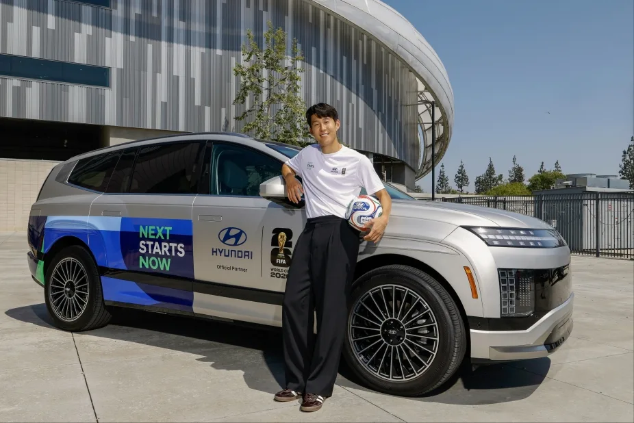 사진2 현대차 이경규와 함께 축구 국가대표팀의 월드컵 선전을 위한 원정 응원 나서 https://mobilityground.com/wp-content/uploads/2026/06/사진1-현대차-이경규와-함께-축구-국가대표팀의-월드컵-선전을-위한-원정-응원-나서.webp
