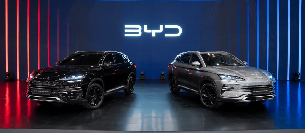 사진자료 BYD 씨라이언 6 DM i 2026 부산모빌리티쇼 전시컷 https://mobilityground.com/wp-content/uploads/2026/06/사진자료-BYD-씨라이언-6-DM-i_2026-부산모빌리티쇼-전시컷.webp