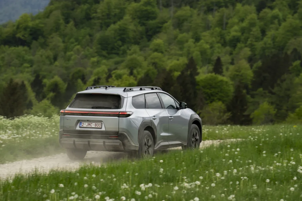 토요타 bz4x 투어링, The new Toyota bZ4X Touring: an SUV for electrified adventures
