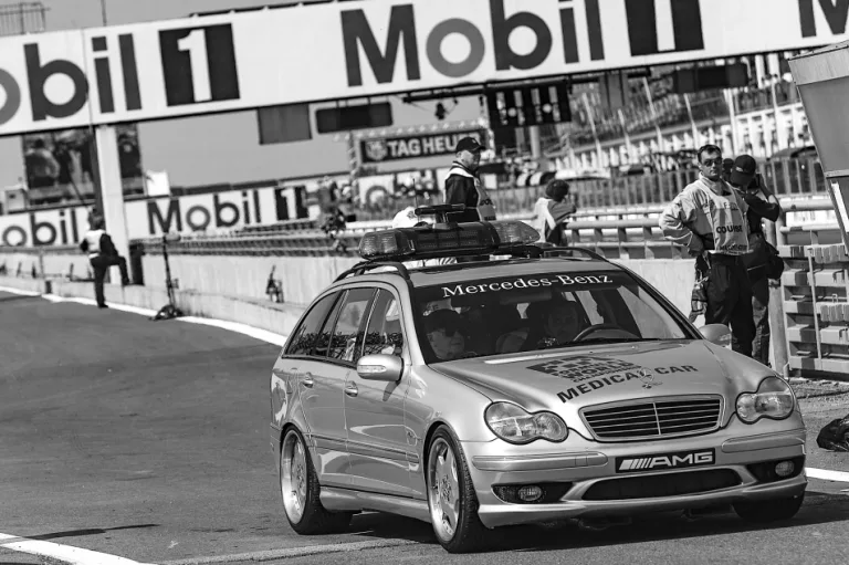 메르세데스-벤츠 박물관, F1 메디컬카 메르세데스-벤츠 C 32 AMG, When every second counts: Mercedes-Benz C 32 AMG Official FIA F1® Medical Car