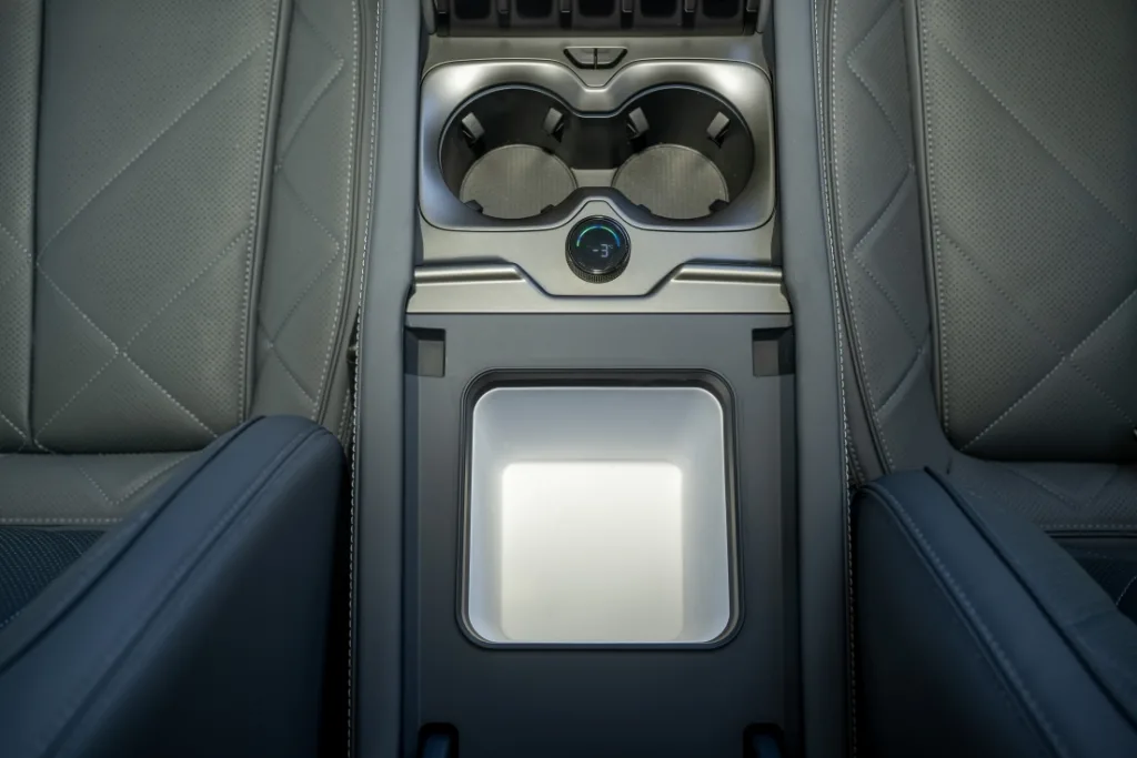 byd 덴자 바오 5, DENZA makes European SUV debut with new BAO 5