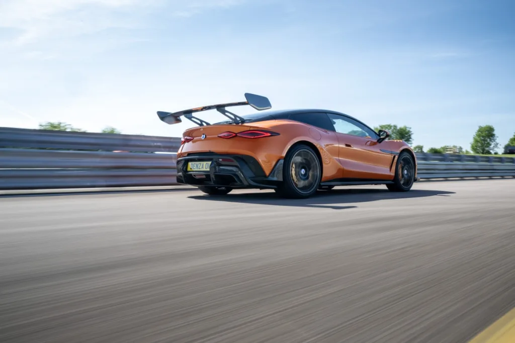 DENZA Unveils Z Supercar With 1,604PS and 9 minute full charge 5 BYD 그룹 덴자 Z, Born to perform, built to win: DENZA launches the supercar DENZA Z