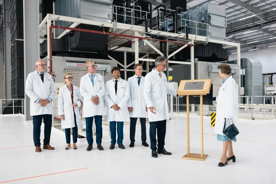 The Princess Royal Officially Opens Bentley's New Paint Shop in Crewe 1 벤틀리 트로칼 생산하는 공장, Her Royal Highness The Princess Royal officially opens Bentley Motors’ new state-of-the-art Paint Shop