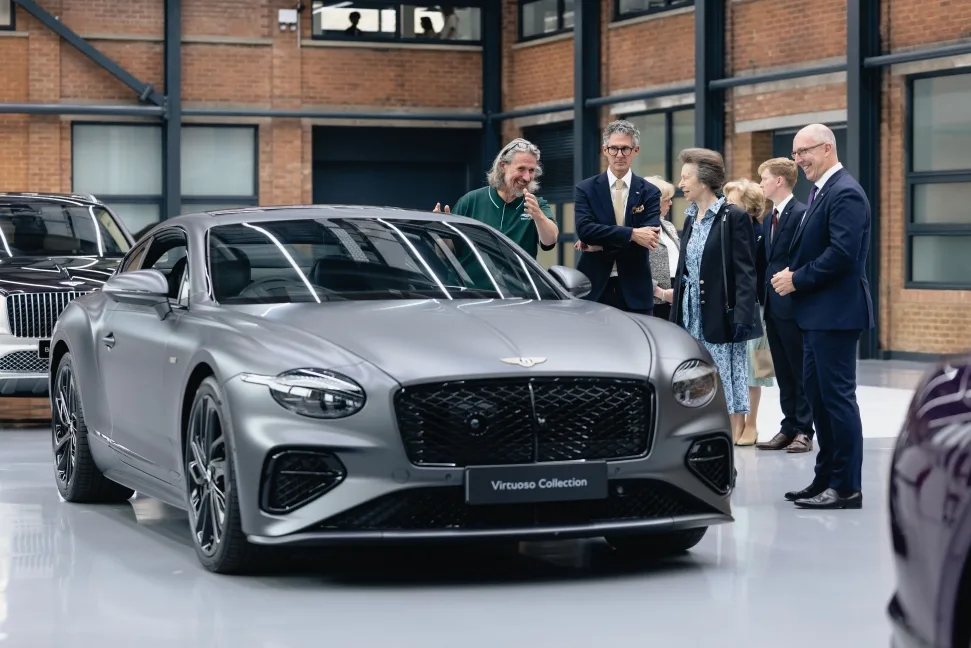 The Princess Royal Officially Opens Bentley's New Paint Shop in Crewe 2 벤틀리 트로칼 생산하는 공장, Her Royal Highness The Princess Royal officially opens Bentley Motors’ new state-of-the-art Paint Shop