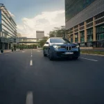 BMW iX3·i7 주인공으로, BMW, 5편의 소셜미디어 혁신 필름 시리즈 공개, BMW innovation campaign enters its next round: Humorous videos showcase intelligent technologies in the BMW iX3 and BMW i7.