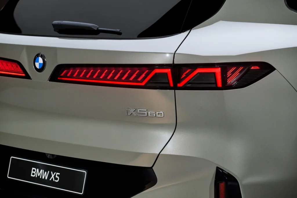 P90646054 highRes bmw ix5 60 xdrive 06 https://mobilityground.com/wp-content/uploads/2026/07/P90645967_highRes_bmw-ix5-60-xdrive-06.webp