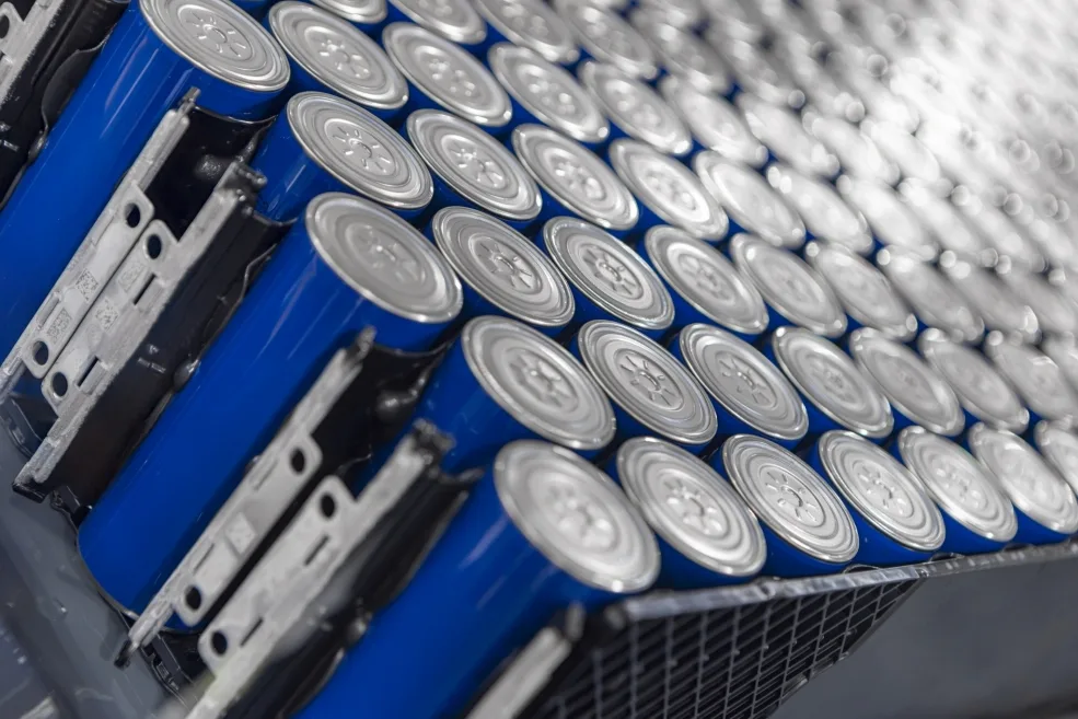 First glimpse into production: BMW Group Plant Woodruff assembles high-voltage batteries for the new BMW iX5