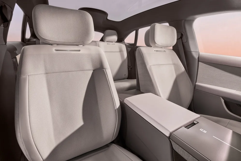 Range Rover GT to Debut as Brand's First BEV From New EMA Platform 2 레인지로버 GT, RANGE ROVER PREVIEWS FIFTH MEMBER OF THE FAMILY: INTRODUCING RANGE ROVER GT