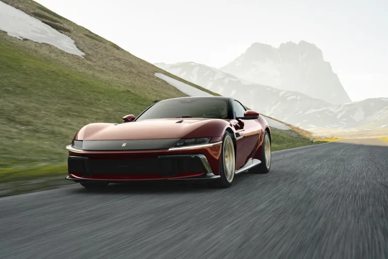 페라리 12 칠린드리 마뉴알레(Ferrari 12Cilindri Manuale)