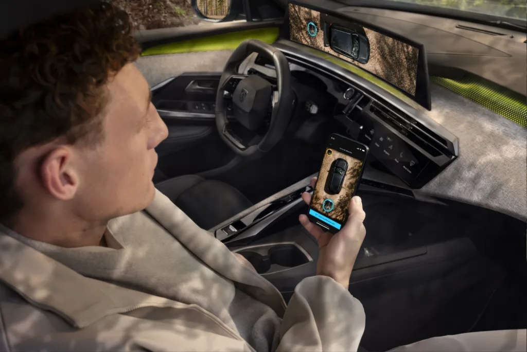 PEUGEOT Unveils E-5008 Dog Edition Concept Designed Around Canine Senses 5 푸조 E-5008, PEUGEOT IMAGINES TRAVEL THROUGH A DOG'S EYES WITH THE PEUGEOT E-5008 DOG EDITION CONCEPT, A UNIQUE CREATION FOR DOGS... AND THEIR HUMANS