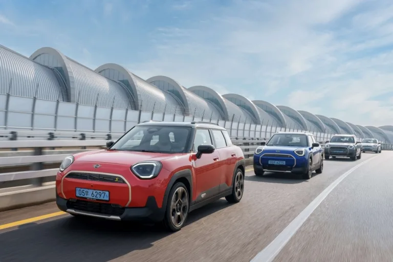 사진-디 올-일렉트릭 MINI 패밀리
