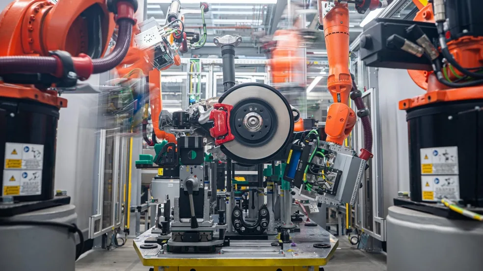 Porsche Leipzig Checks 130 Axle Points in 80 Seconds With Robotic Inspection 4 포르쉐 액슬 어셈블리-Porsche Axle assembly precision engineering at series pace (1)