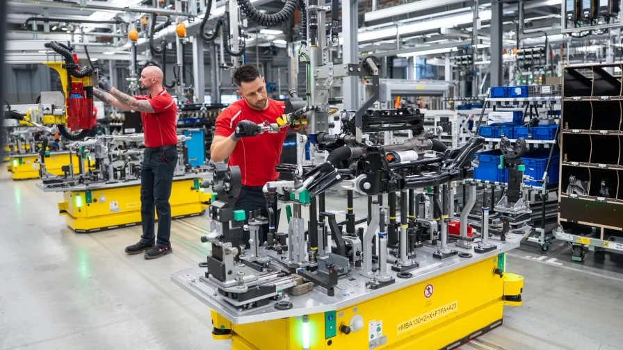 Porsche Leipzig Checks 130 Axle Points in 80 Seconds With Robotic Inspection 2 포르쉐 액슬 어셈블리-Porsche Axle assembly precision engineering at series pace (1)