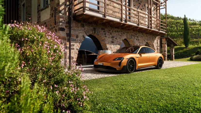 This Bespoke Taycan Turbo GT Was Inspired by Sunsets Over Lake Lugano 3 포르쉐 타이칸 터보 GT, Individuality down to the last detail: a Porsche Taycan Turbo GT like no other