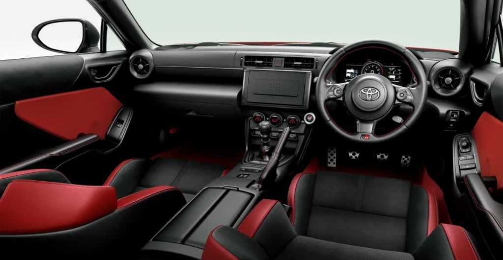 Toyota's GR86 Gets Refreshed With Solid Gray Color, Orders Open August 28 3 토요타 가주레이싱 GR86,GR Launches Upgraded GR86