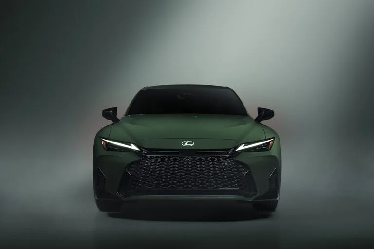 렉서스 IS 350, THE LEGACY CONTINUES: LEXUS UNVEILS 2027 LEXUS IS SPECIAL APPEARANCE PACKAGE