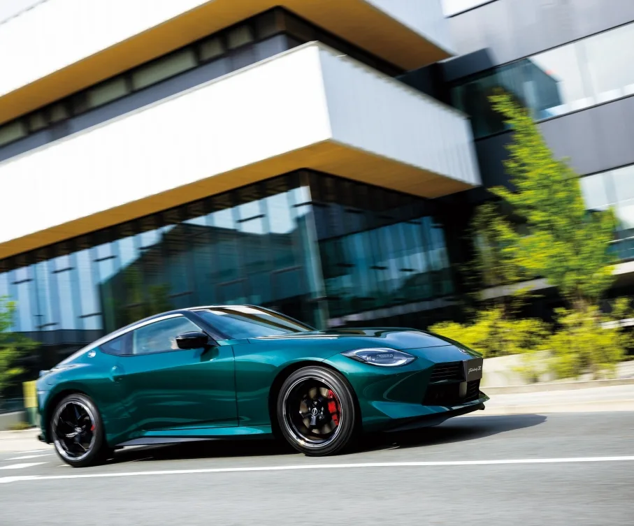 Nissan's Refreshed Fairlady Z Brings Back the Classic Z Emblem 6 닛산 페어레이디 Z, Nissan launches the refreshed Fairlady Z and Fairlady Z NISMO in Japan