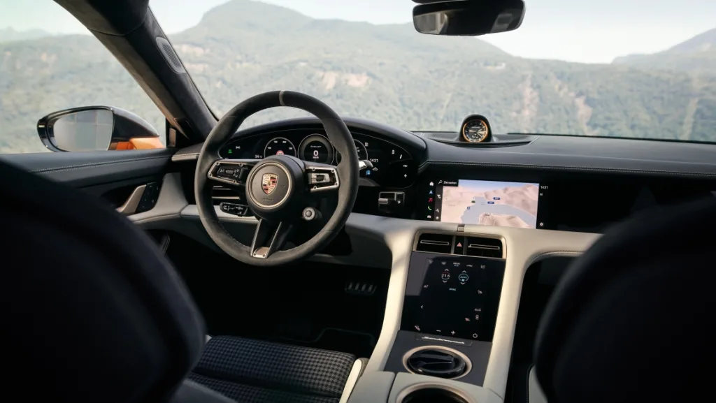 This Bespoke Taycan Turbo GT Was Inspired by Sunsets Over Lake Lugano 4 포르쉐 타이칸 터보 GT, Individuality down to the last detail: a Porsche Taycan Turbo GT like no other