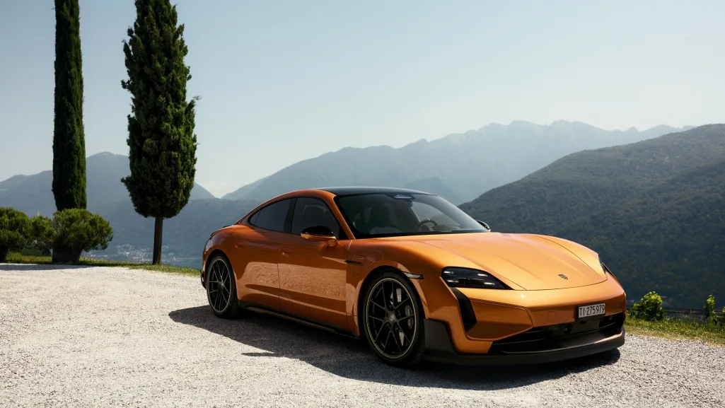 This Bespoke Taycan Turbo GT Was Inspired by Sunsets Over Lake Lugano 1 포르쉐 타이칸 터보 GT, Individuality down to the last detail: a Porsche Taycan Turbo GT like no other