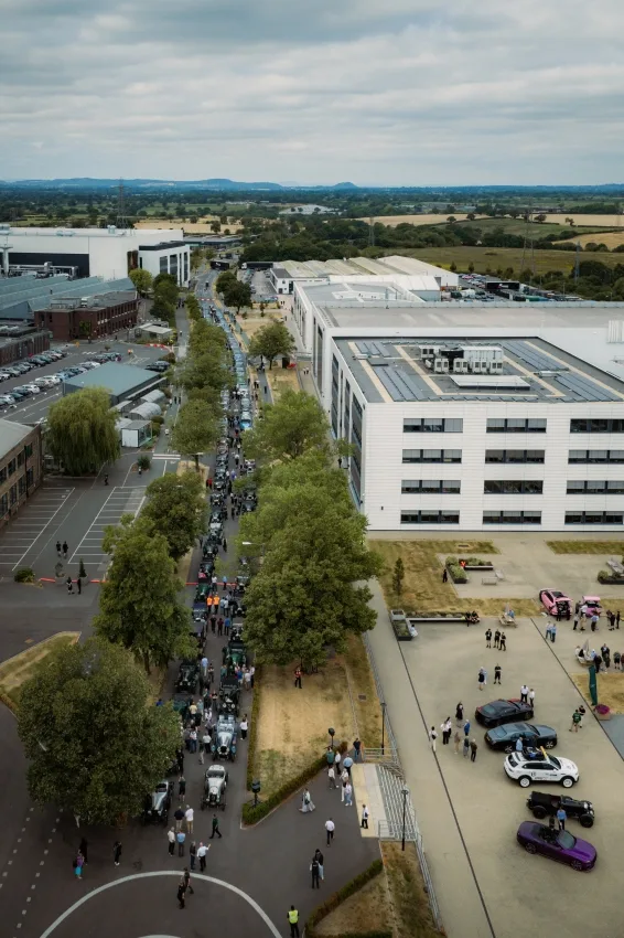 Bentley Marks 80 Years in Crewe With 107-Car Owner Reunion 3 벤틀리 크루 공장, Bentley Motors marks 80 years of Crewe craftmanship with one-of-a-kind Continental GTC