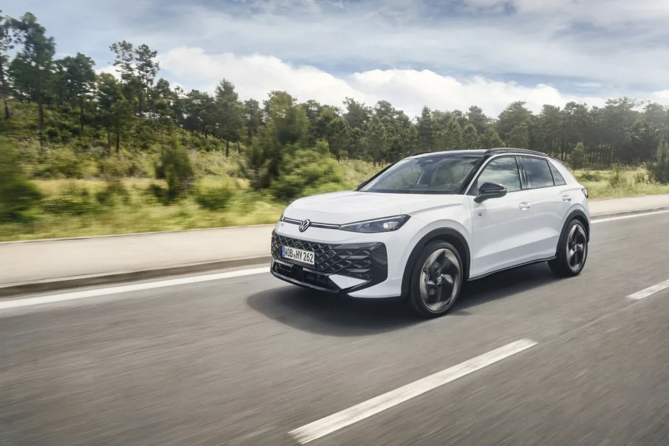 폭스바겐 골프 하이브리드, 티록 하이브리드, New drive option: Volkswagen starts pre-sales for new full hybrid with 125 kW for Golf and T-Roc