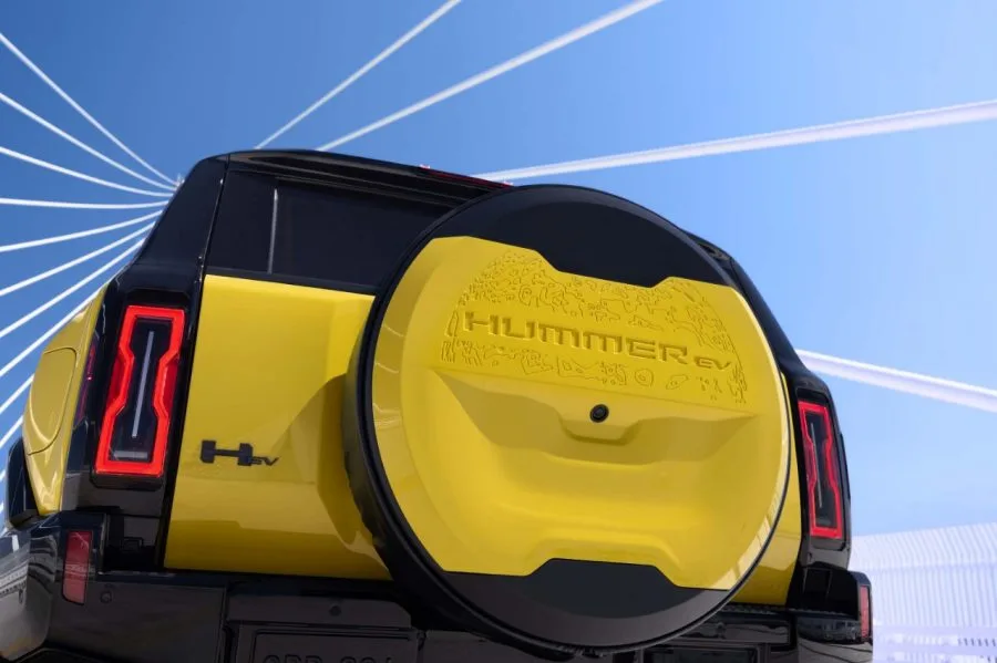 GMC Marks HUMMER's 25th Anniversary With Limited-Edition ICON | 25 2 GMC 허머 EV, GMC celebrates 25 years of HUMMER nameplate with limited-run HUMMER EV ICON | 25