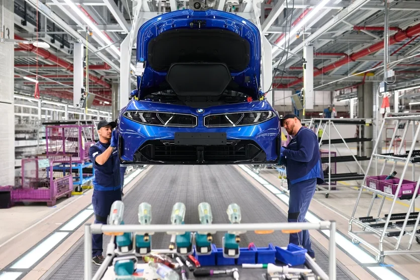 BMW Begins Series Production of the New i3 at Plant Munich 2 Strong demand following early order opening: BMW Plant Munich launches BMW i3* series production with steep ramp-up curve