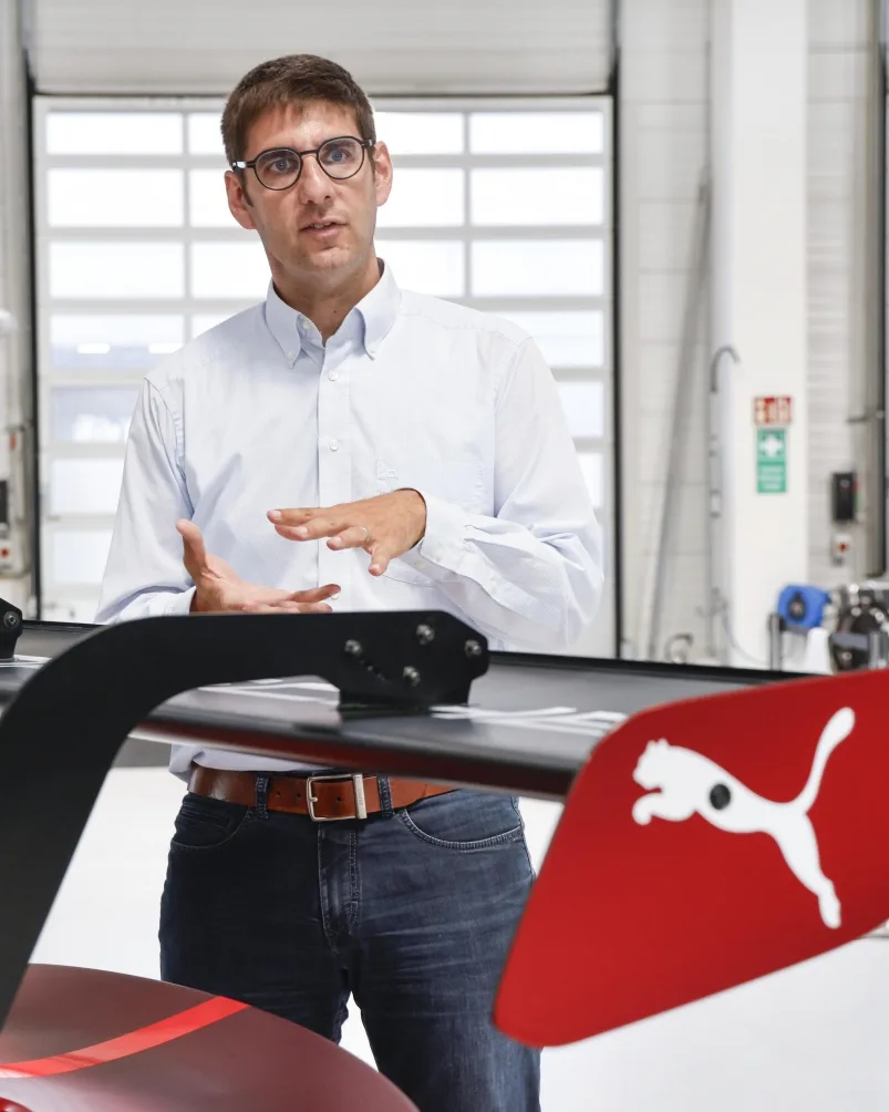 Meet the Man Building Porsche's Motorsport Sustainability Strategy 2 포르쉐, Dr. Florian Bach heads sustainability at Porsche Motorsport. In this interview, he talks about how innovation, responsibility and motorsport come together, and how they contribute to advancing vehicle development and new technologies.