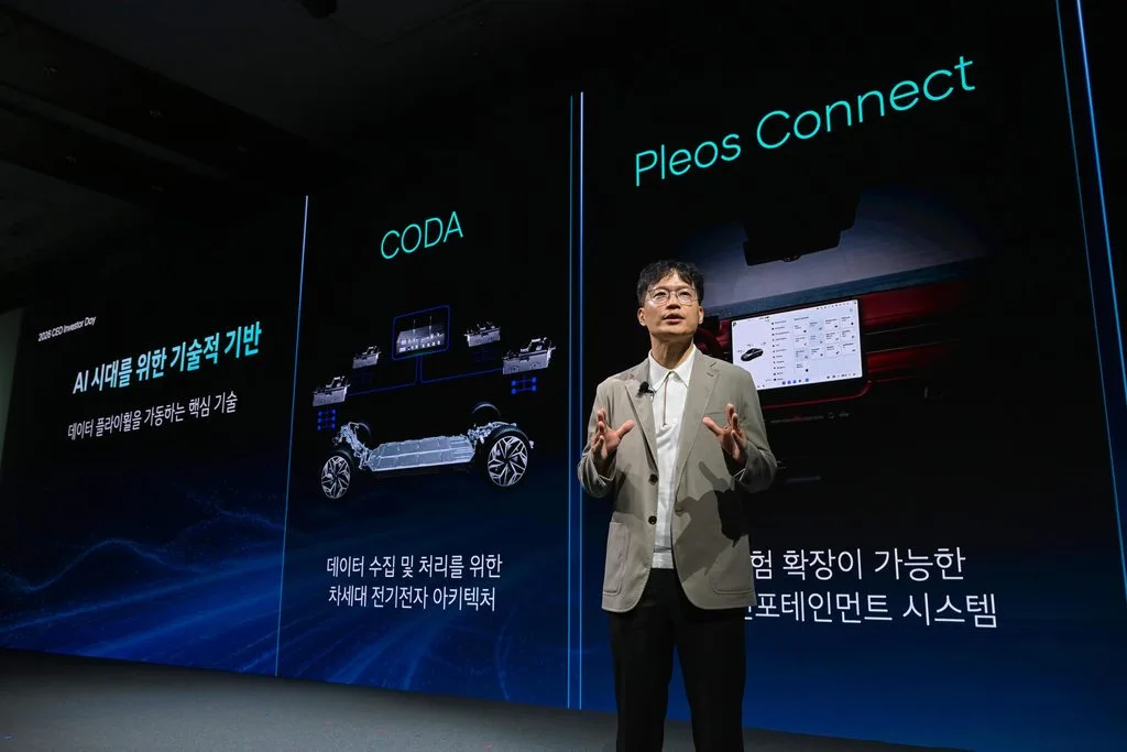 사진 6 박민우 현대차그룹 AVP본부장사장 겸 포티투닷 대표이사가 ‘2026 CEO 인베스터 데이에서 SDV와 자율주행 부문 전략에 대해 발표하고 있다 https://mobilityground.com/wp-content/uploads/2026/08/사진-1-호세-무뇨스-현대차-대표이사CEO·사장가-‘2026-CEO-인베스터-데이에서-중장기-사업-전략을-설명하고-있다-scaled.webp
