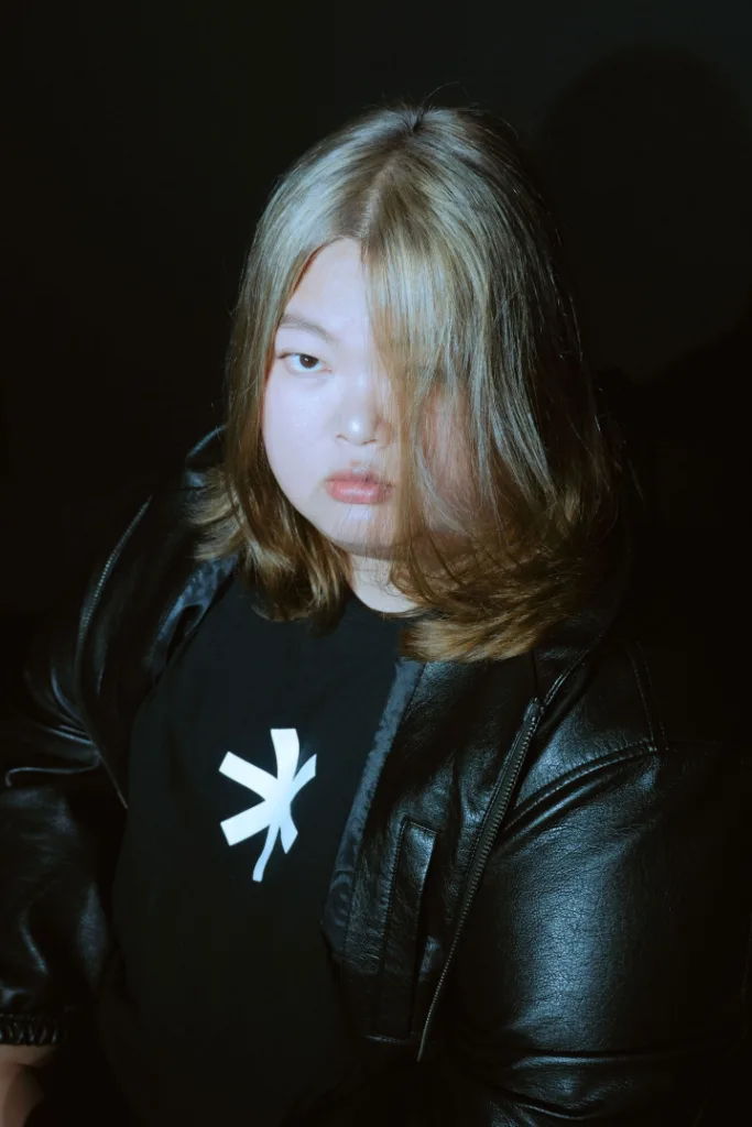 현대차그룹, 전자음악가 키라라와 협업 음원 <정련> 공개 2 사진2전자음악가 키라라 https://mobilityground.com/wp-content/uploads/2026/08/사진1현대차그룹-전자음악가-키라라와-협업-음원-정련-공개.webp