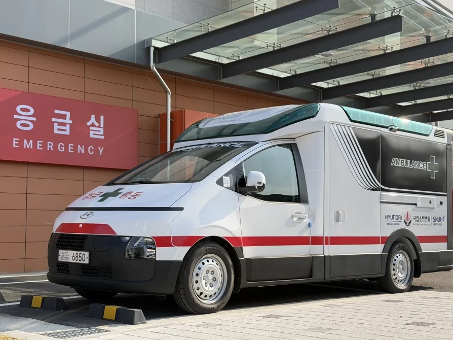 사진3 ST1 기반 구급차 https://mobilityground.com/wp-content/uploads/2026/08/사진1-현대차그룹-국민-안전지킴이-소방관-지원-이어간다.webp