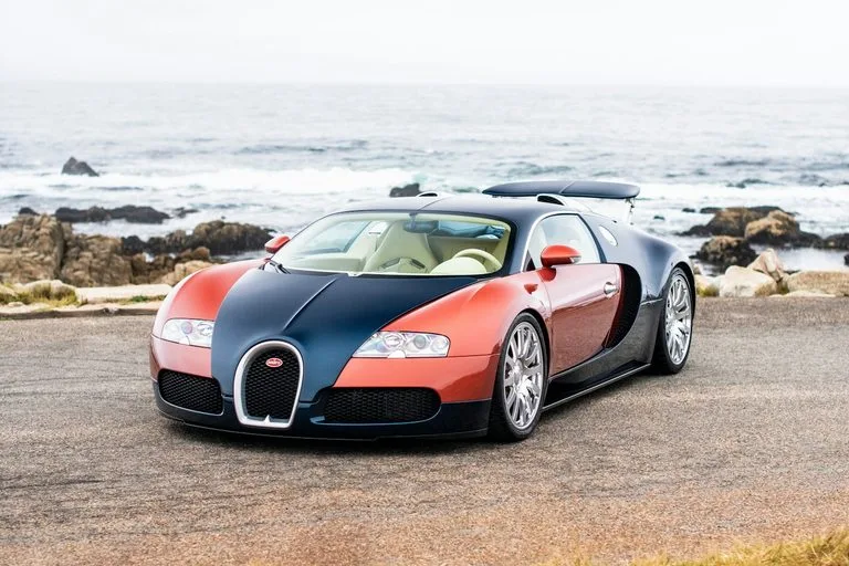 부가티 베이론, Bugatti unveils a one-of-one restored Veyron in a showcase of La Maison Pur Sang's peerless expertise